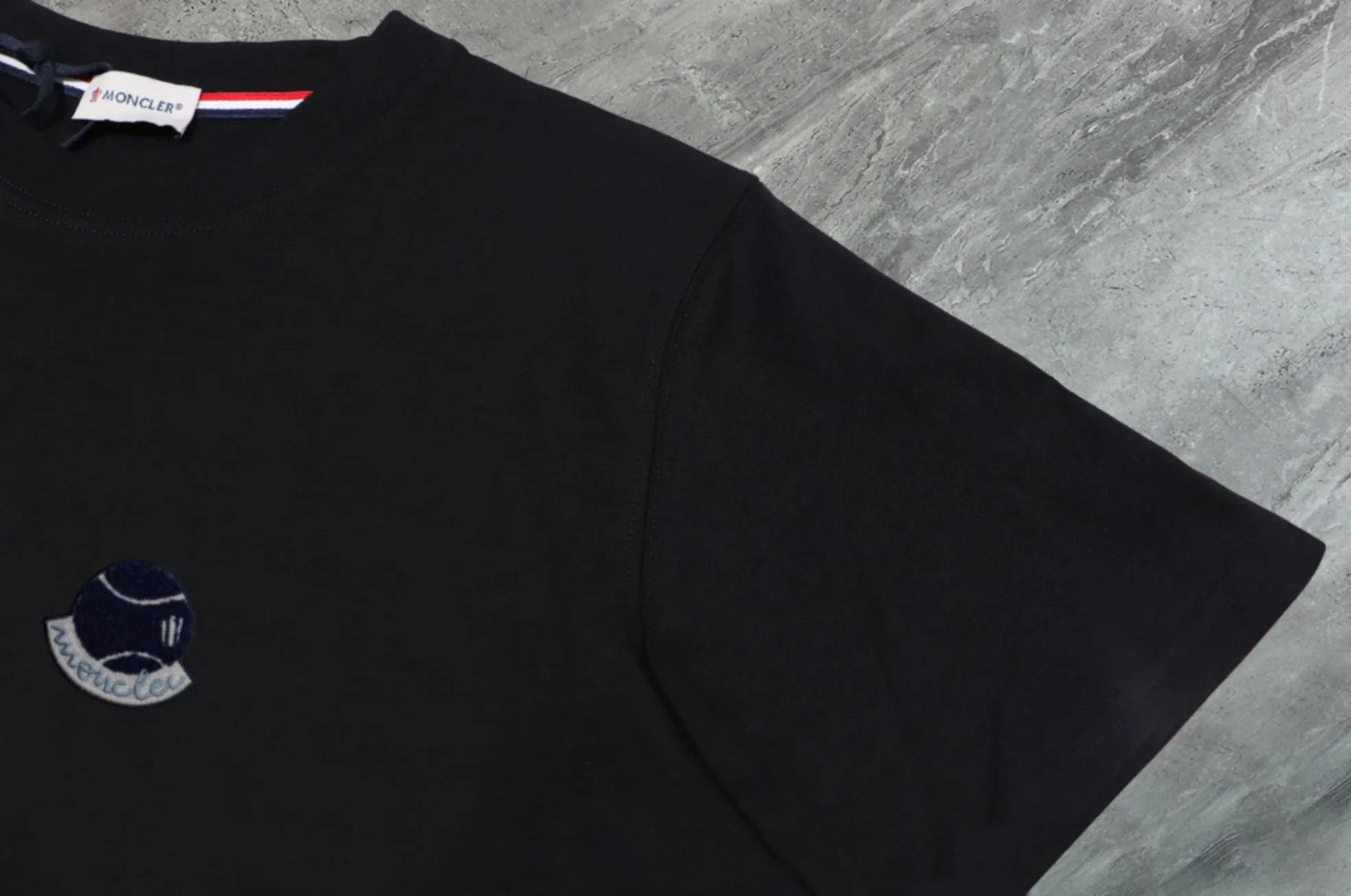 《 》 《Moncler~ 》2025New Arrival Quality T , Versatile Quality ！ ‼ 32 250G ‼ ， ， ， ， T 🤪 Sizes：S-M-L-XL-2XL ：Black，White， Same Style